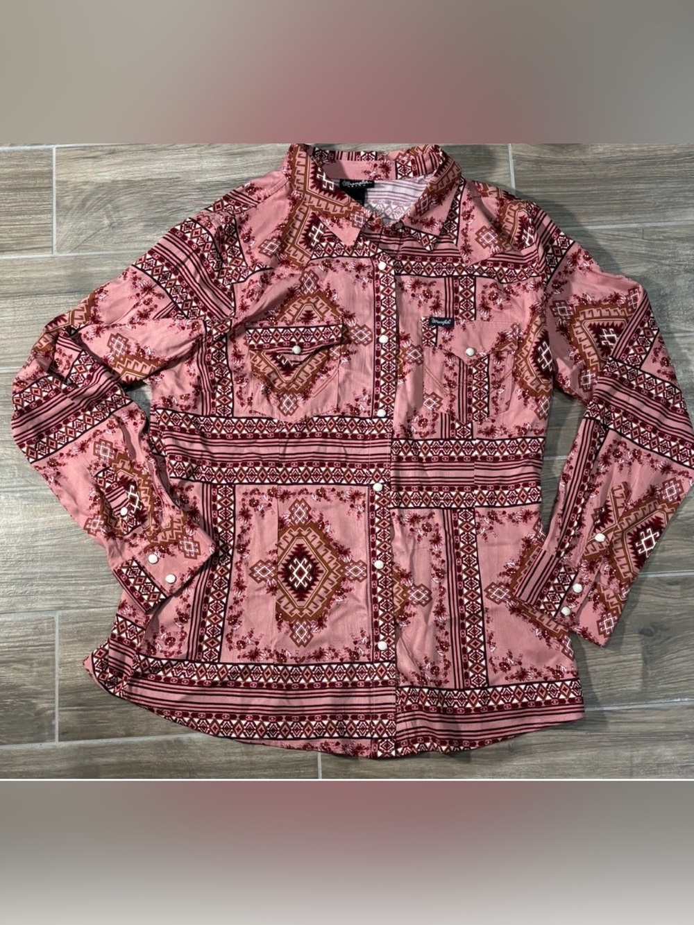 Vintage Wrangler Retro Womens Shirt X Large Coral Aztec Western Pearl Snap